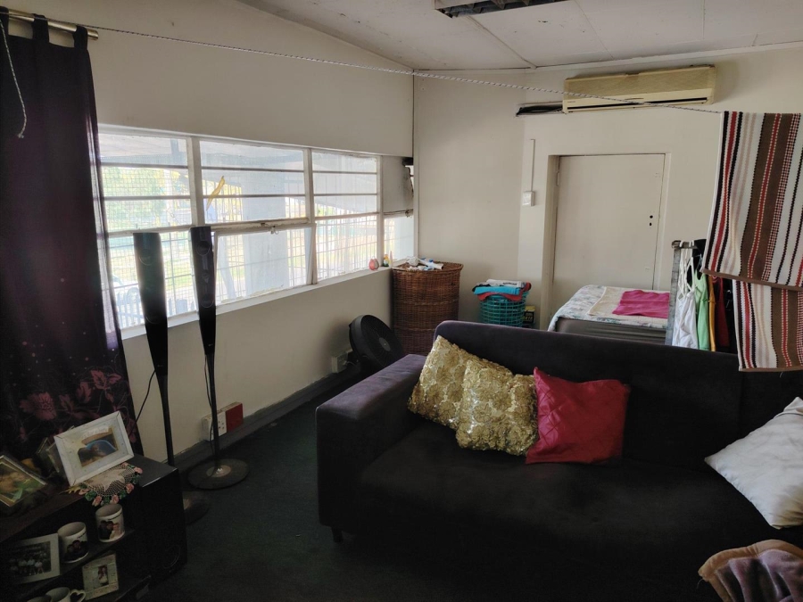 To Let commercial Property for Rent in Triangle Farm Western Cape